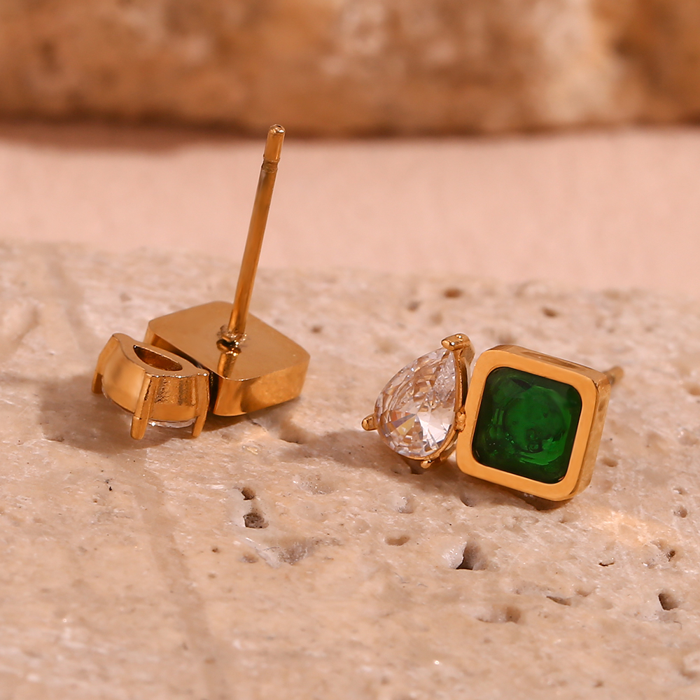 1 Pair Retro Square Plating Stainless Steel Zircon 18k Gold Plated Ear Studs display picture 5