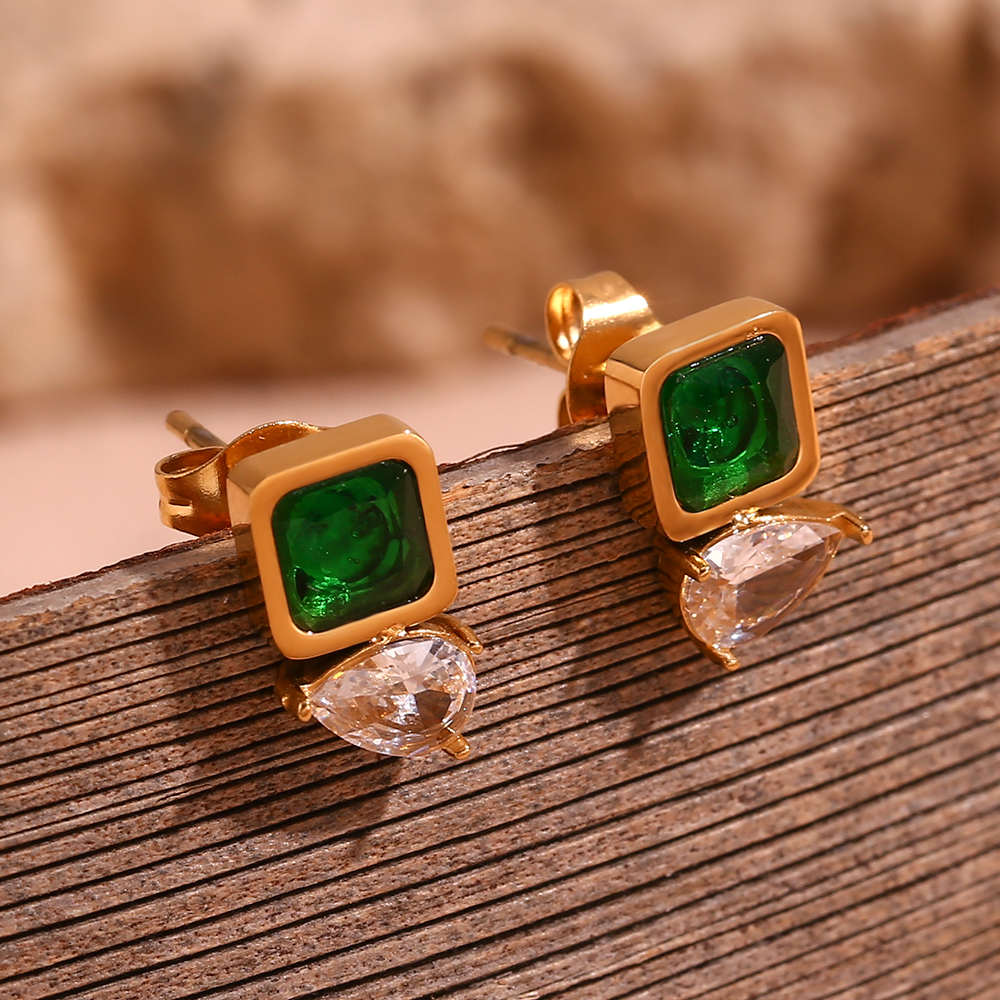 1 Pair Retro Square Plating Stainless Steel Zircon 18k Gold Plated Ear Studs display picture 12