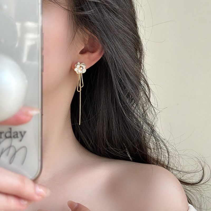1 Pair Simple Style Flower Alloy Drop Earrings display picture 2