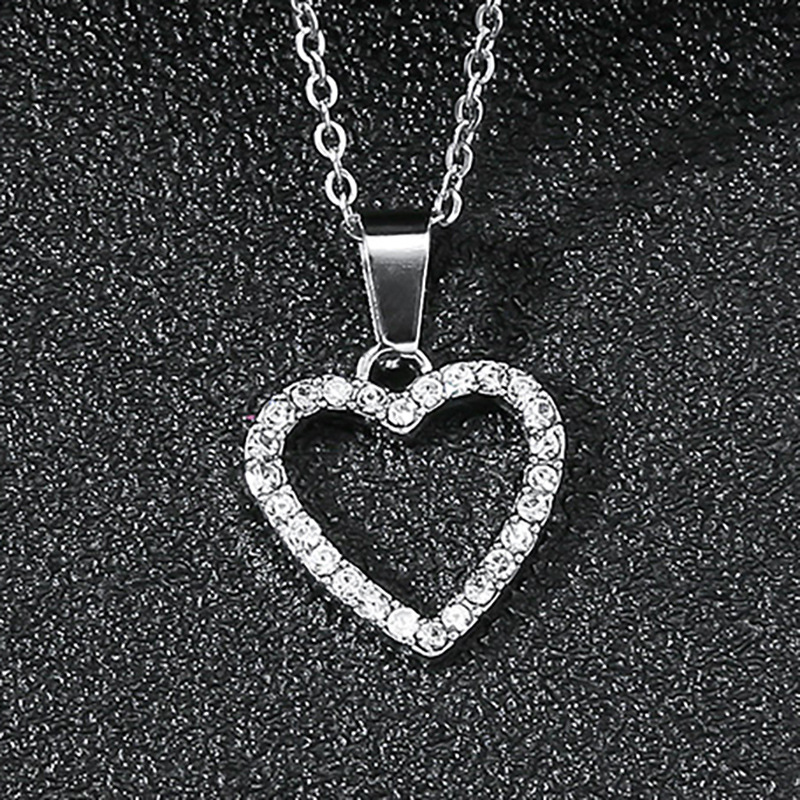 Simple Style Heart Shape Alloy Titanium Steel Inlay Rhinestones Pendant Necklace display picture 4