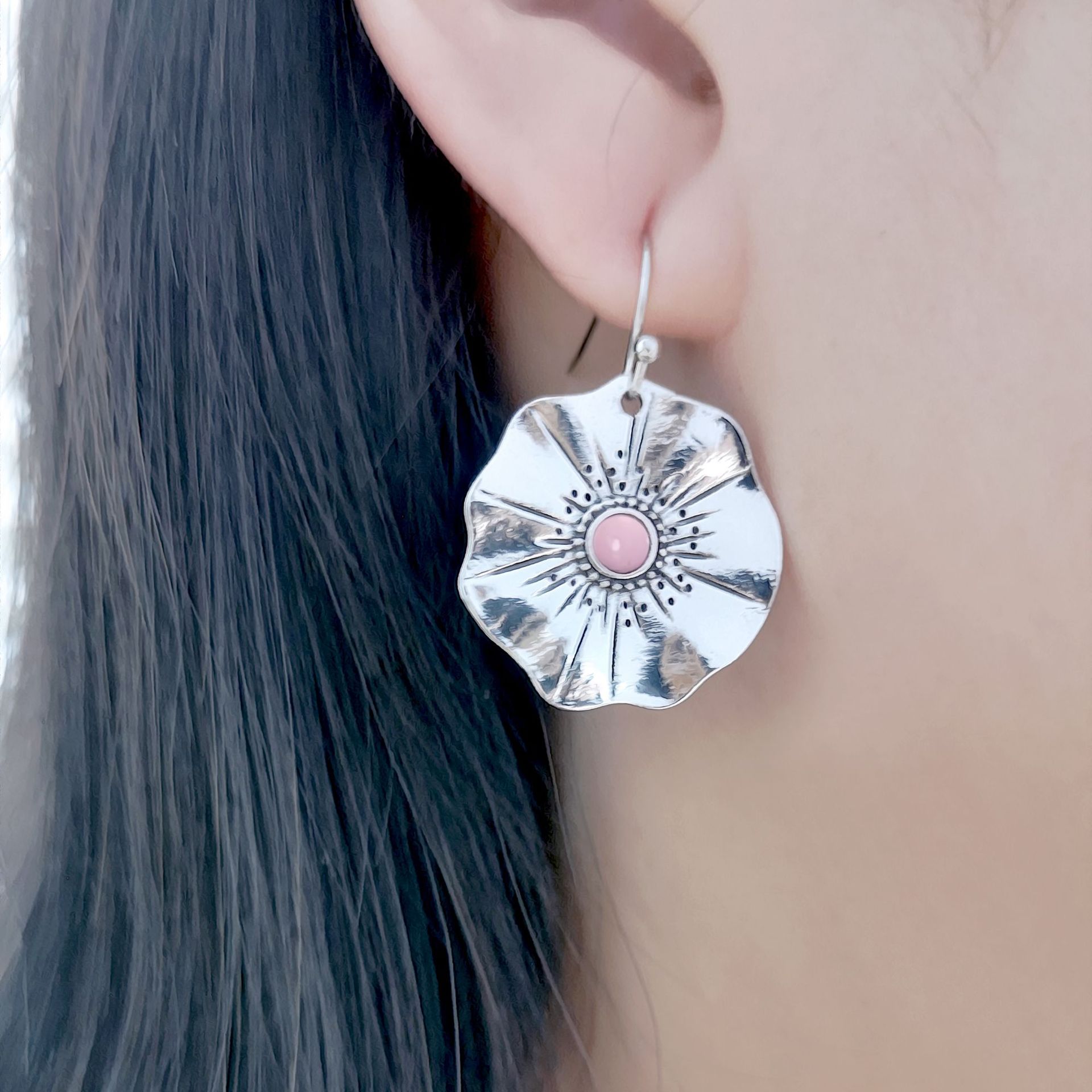 1 Pair Retro Leaf Inlay Alloy Artificial Gemstones Drop Earrings display picture 5