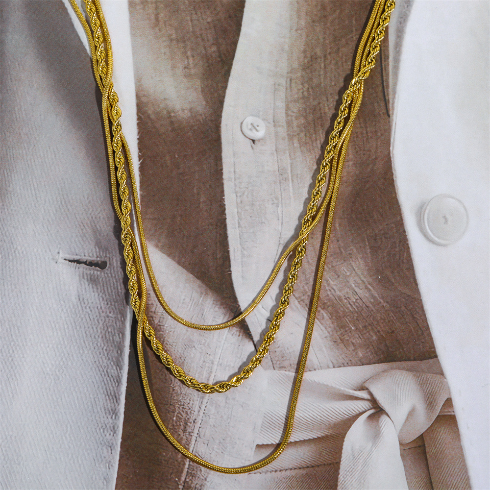 201 Edelstahl Titan Stahl Vergoldet Einfacher Stil Strassenmode Überzug Einfarbig Geschichtete Halskette display picture 4