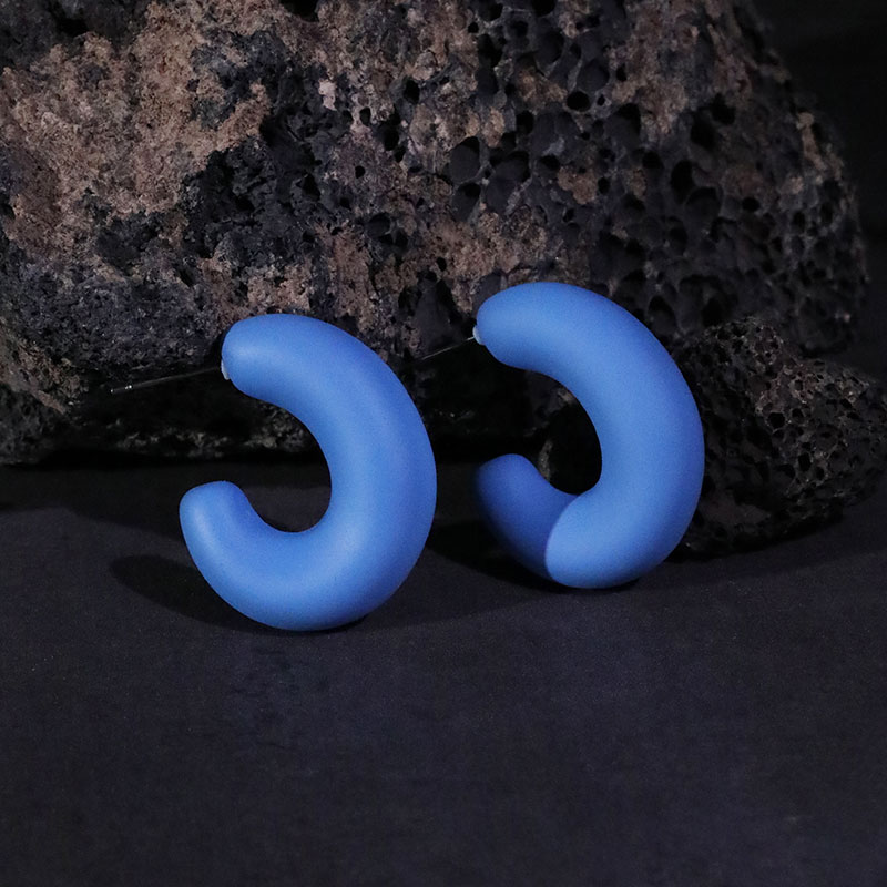 1 Pair Simple Style C Shape Arylic Ear Studs display picture 14
