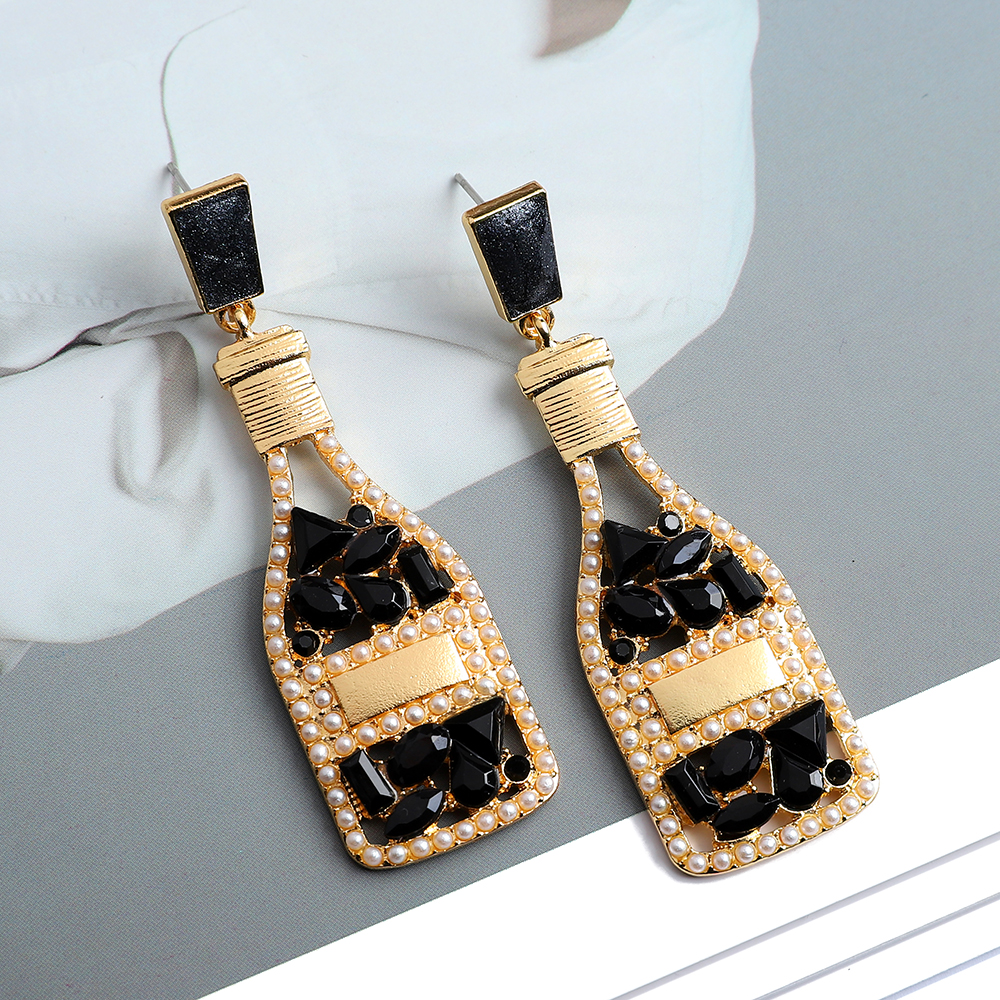 1 Pair Retro Luxurious Wine Bottle Plating Hollow Out Inlay Zinc Alloy Artificial Pearls Rhinestones Drop Earrings display picture 7