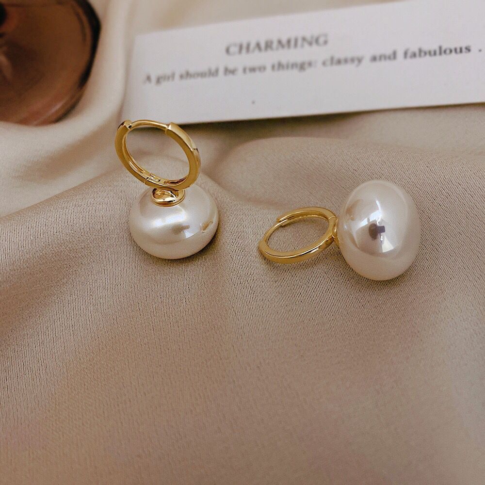 1 Pair Casual Modern Style Round Inlay Alloy Pearl Drop Earrings display picture 2