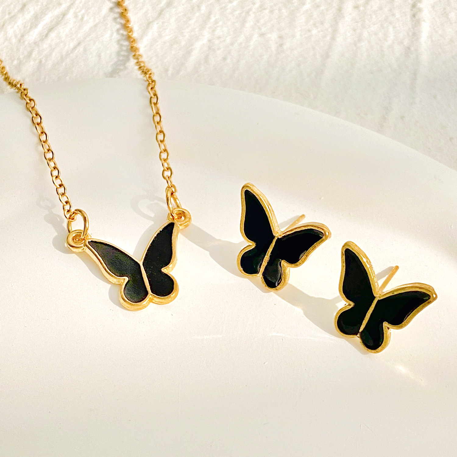 Style Simple Papillon Alliage Placage Plaqué Or 14k Femmes Anneaux Bracelets Collier display picture 3