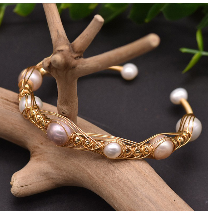 Wholesale Retro Flower Copper Plating Inlay 18K Gold Plated Pearl Bangle display picture 2