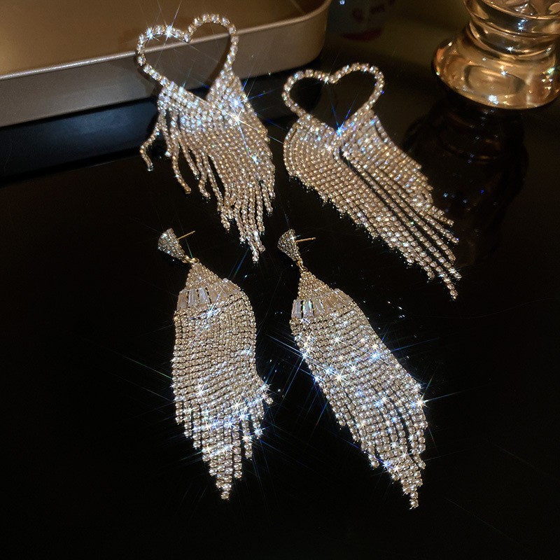 1 Pair Elegant Shiny Tassel Heart Shape Inlay Alloy Rhinestones Drop Earrings display picture 2