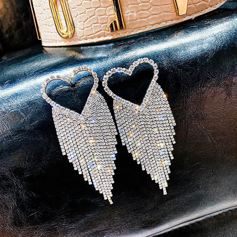1 Pair Elegant Shiny Tassel Heart Shape Inlay Alloy Rhinestones Drop Earrings display picture 4