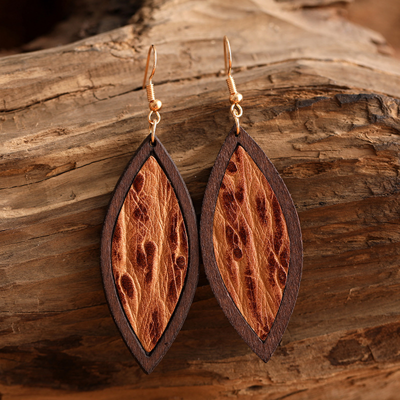 1 Pair Retro Fish Wood Leather Copper Drop Earrings display picture 9