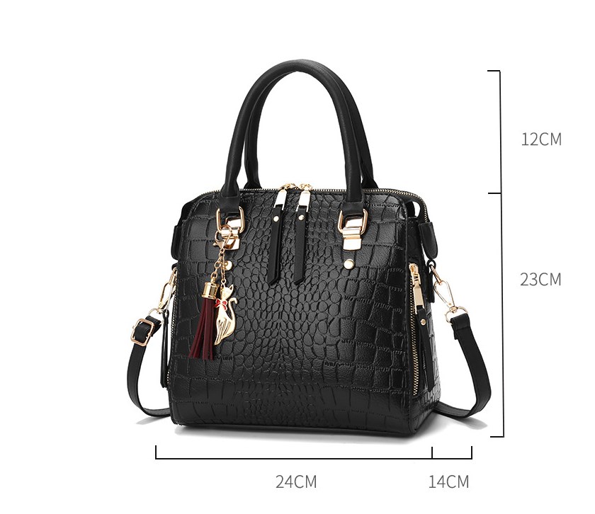 Women's Large Pu Leather Solid Color Streetwear Square Zipper Shoulder Bag Handbag Crossbody Bag display picture 1