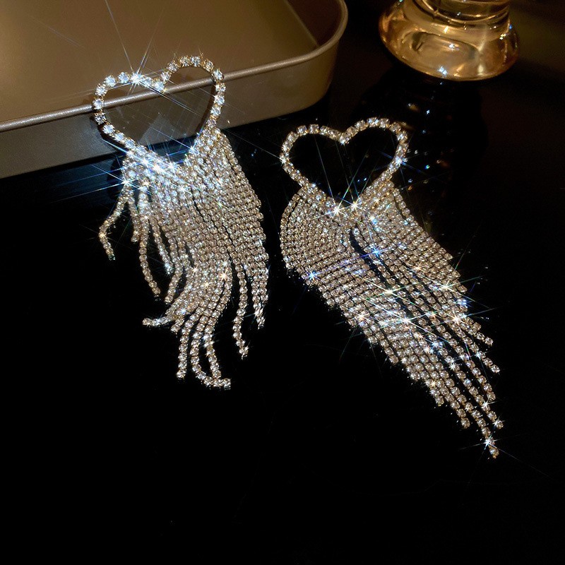 1 Pair Elegant Shiny Tassel Heart Shape Inlay Alloy Rhinestones Drop Earrings display picture 1