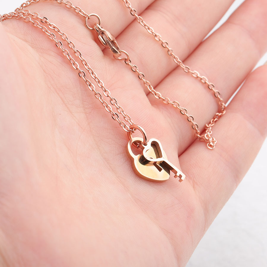 Titanium Steel 18K Gold Plated Simple Style Commute Heart Shape None Pendant Necklace display picture 3