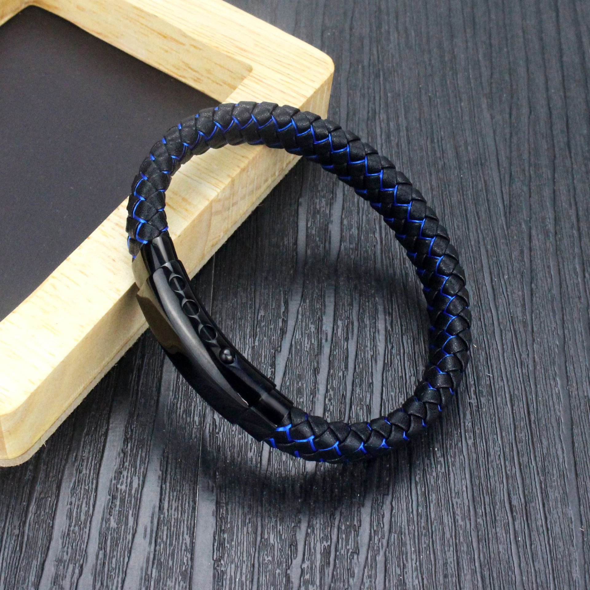 Casual Streetwear Geometric Titanium Steel Men's Bracelets display picture 3