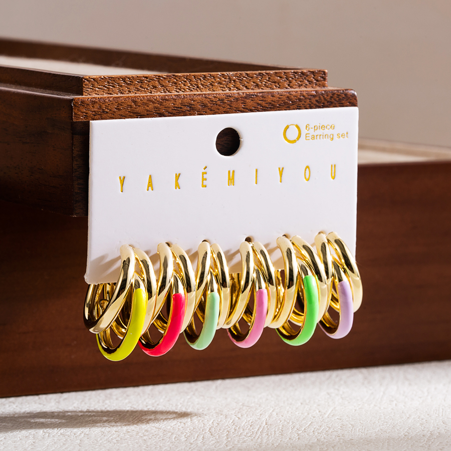 Lässig Einfacher Stil Runden Kupfer 14 Karat Vergoldet Reif Ohrringe In Masse display picture 3