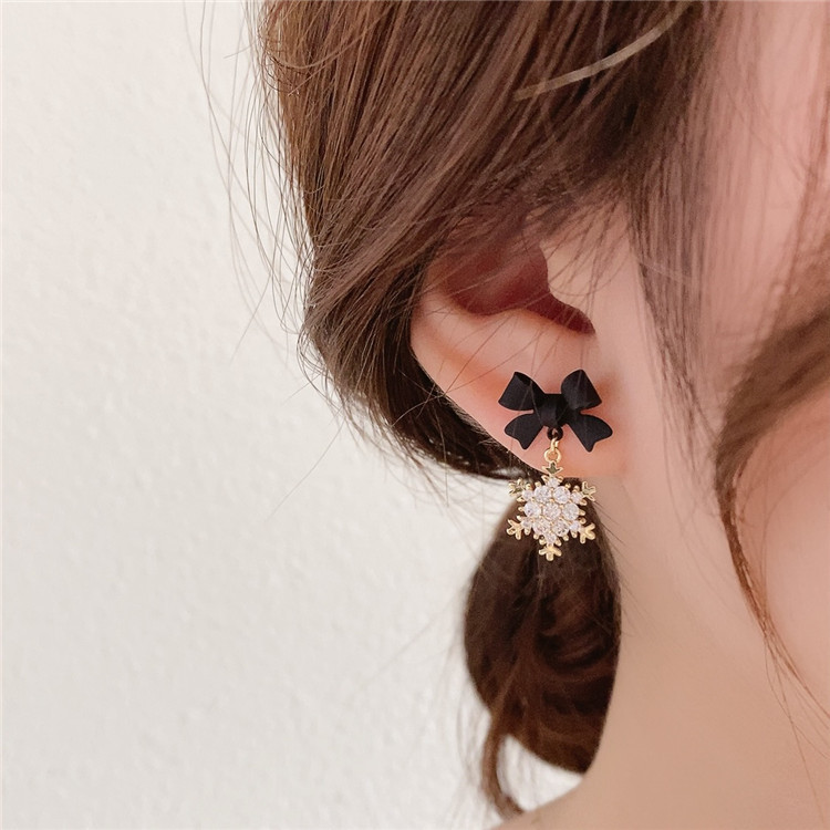 1 Pair Korean Style Bow Knot Inlay Alloy Rhinestones Drop Earrings display picture 3