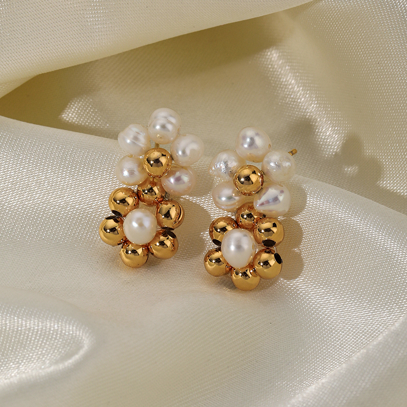 1 Pair Sweet Flower Plating Copper 18k Gold Plated Ear Studs display picture 3