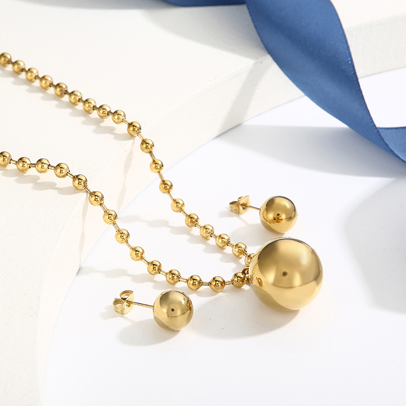 Titan Stahl 18 Karat Vergoldet Elegant Dame Polieren Überzug Einfarbig Ohrringe Halskette display picture 10