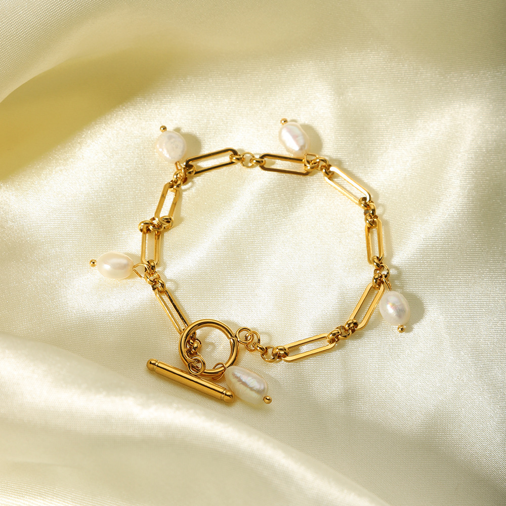 French Style Solid Color 201 Stainless Steel Freshwater Pearl 18K Gold Plated Bracelets In Bulk display picture 2