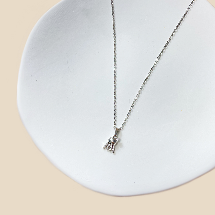 Simple Style Letter Graffiti Fish Stainless Steel Copper White Gold Plated Gold Plated Rhinestones Zircon Pendant Necklace In Bulk display picture 2