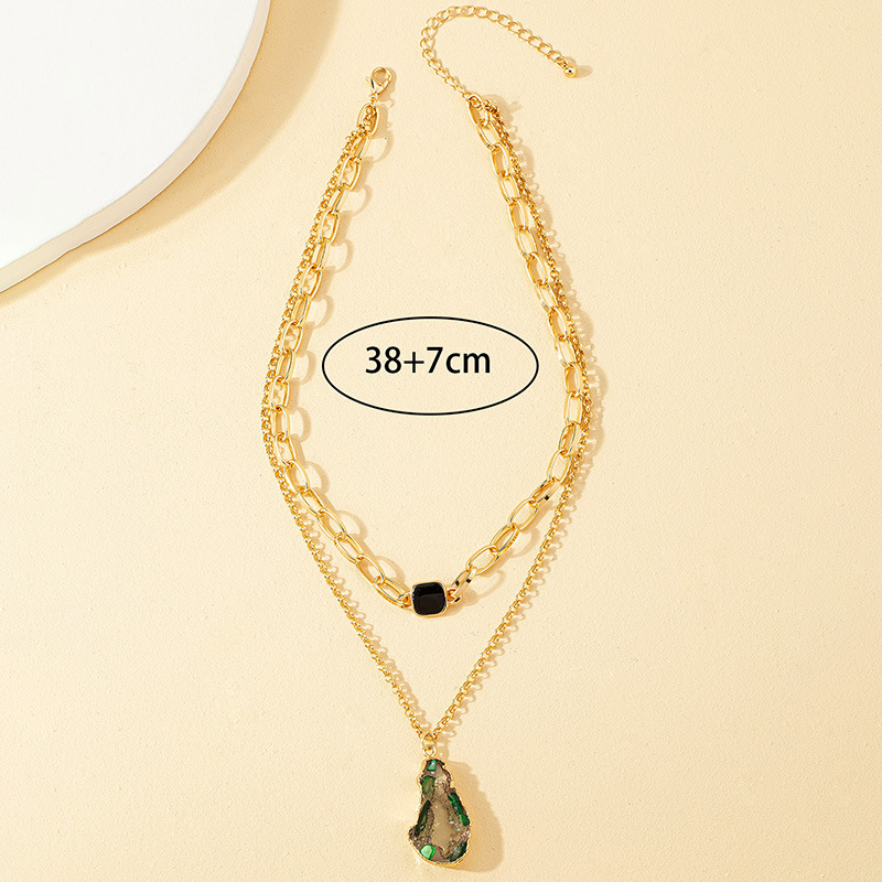 Elegant Simple Style Irregular Resin Alloy Wholesale Layered Necklaces display picture 6