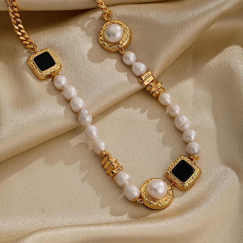 Ig Style Elegant Round Square Copper Beaded Plating Freshwater Pearl Zircon 18k Gold Plated Necklace display picture 2