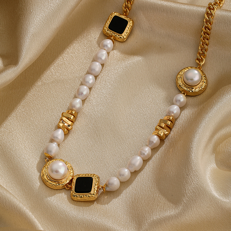 Ig Style Elegant Round Square Copper Beaded Plating Freshwater Pearl Zircon 18k Gold Plated Necklace display picture 4
