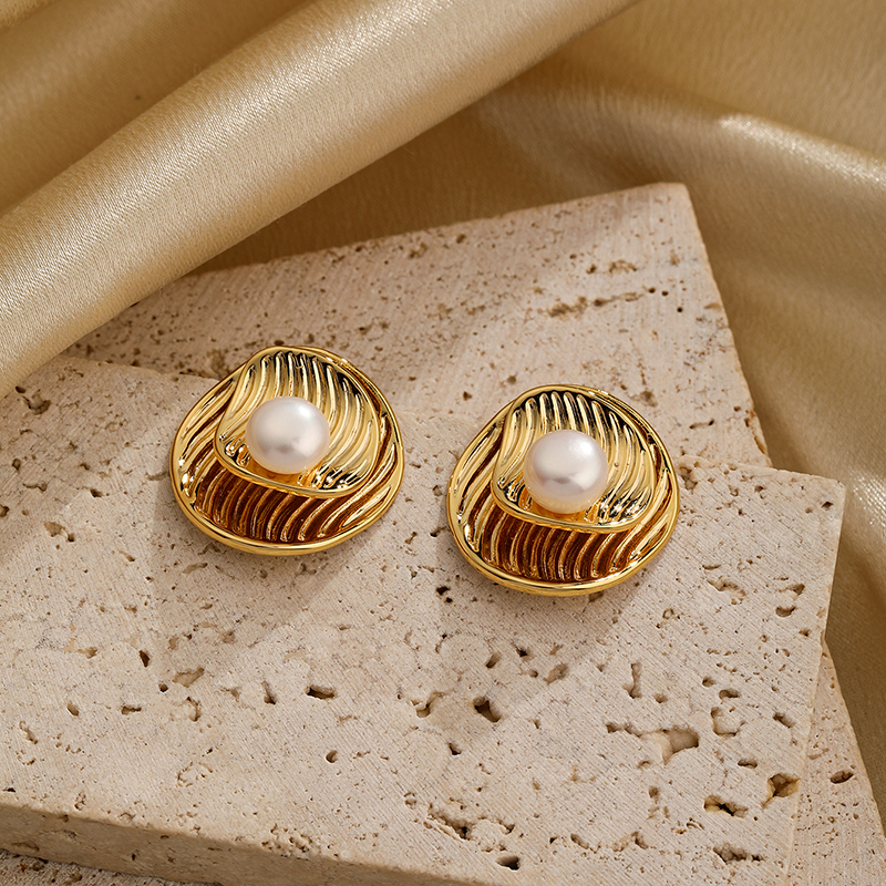 1 Pair Simple Style Commute Solid Color Layered Plating Inlay Copper Pearl 18k Gold Plated Ear Studs display picture 4