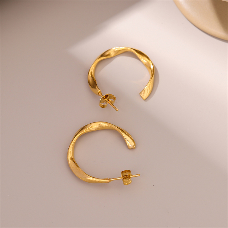 1 Paire Rétro Style Simple Rond Placage Acier Inoxydable 201 Plaqué Or 18K Des Boucles D'Oreilles display picture 1