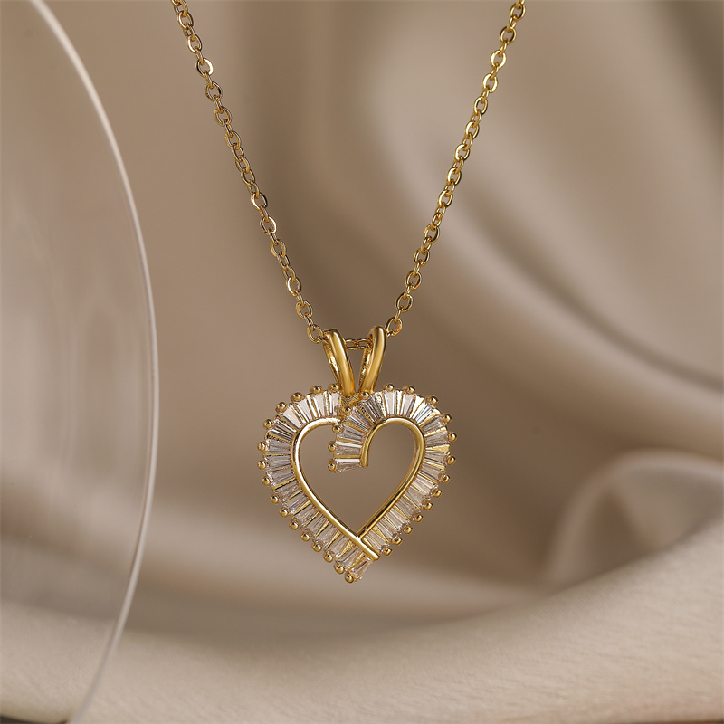 Ig Style Simple Style Heart Shape Copper Plating Inlay Zircon Gold Plated Pendant Necklace display picture 5