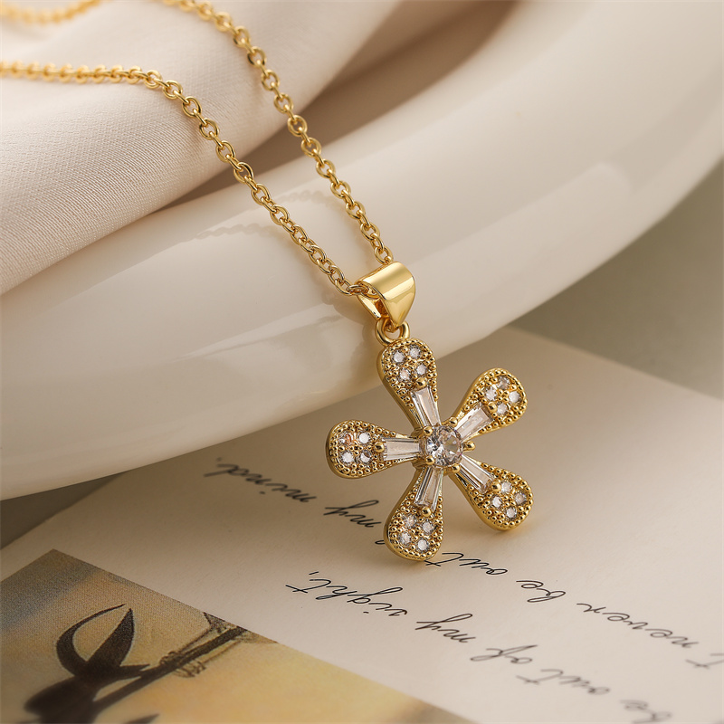 Ig Style Simple Style Cross Heart Shape Copper Plating Inlay Zircon Gold Plated Pendant Necklace display picture 3