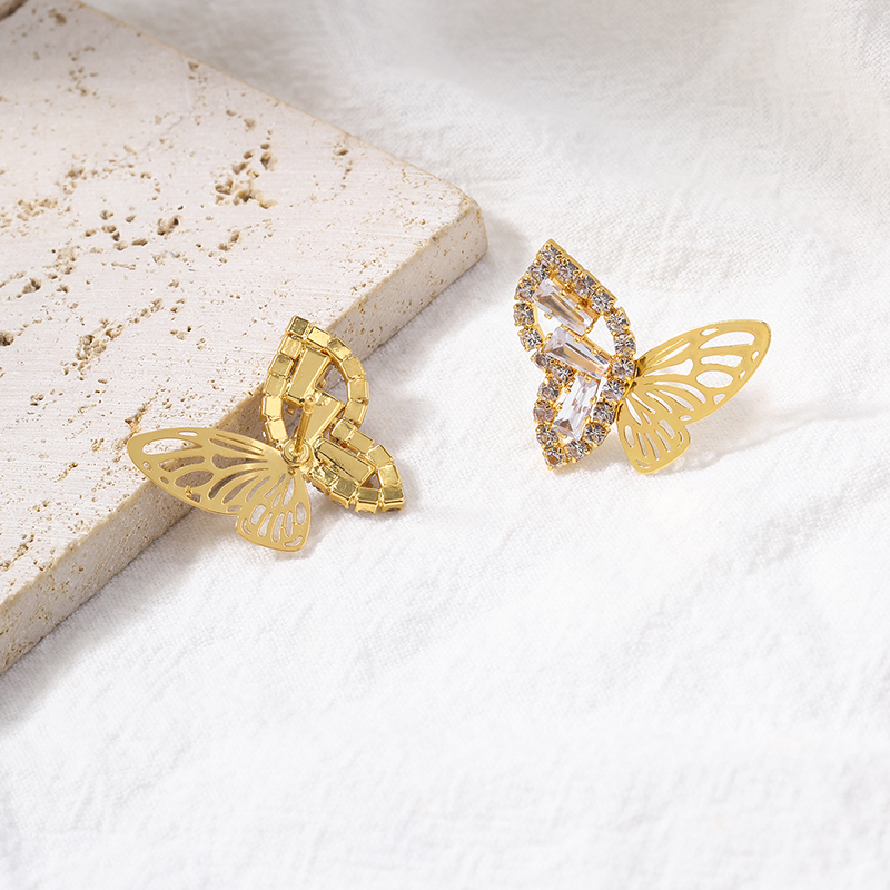 1 Pair Sweet Classic Style Butterfly Hollow Out Inlay Alloy Rhinestones Ear Studs display picture 3