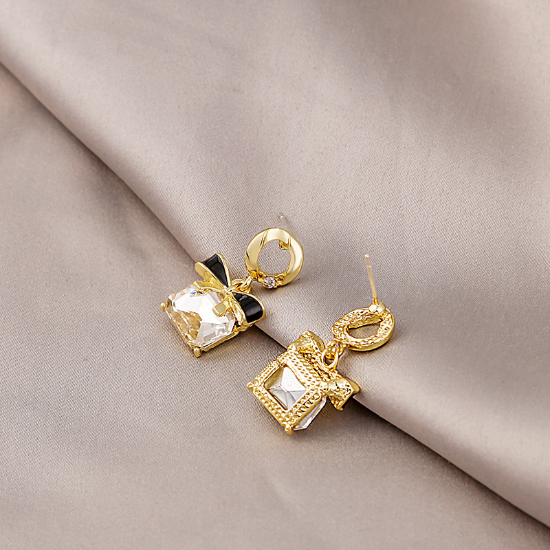 Wholesale Jewelry Sweet Square Bow Knot Alloy Rhinestones Inlay Drop Earrings display picture 2