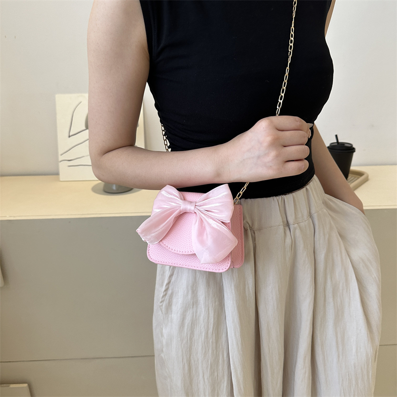 Women's Pu Leather Solid Color Bow Knot Streetwear Square Flip Cover Crossbody Bag display picture 9