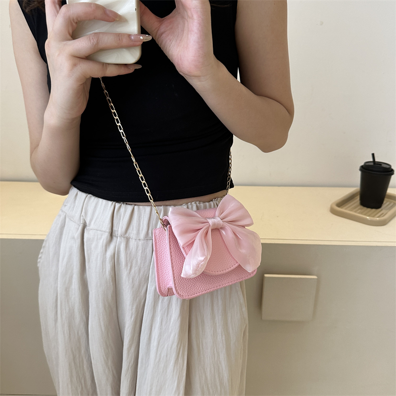 Women's Pu Leather Solid Color Bow Knot Streetwear Square Flip Cover Crossbody Bag display picture 5