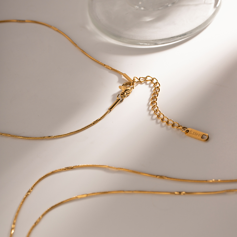Ig-stil Einfarbig Rostfreier Stahl Überzug 18 Karat Vergoldet Halskette display picture 5