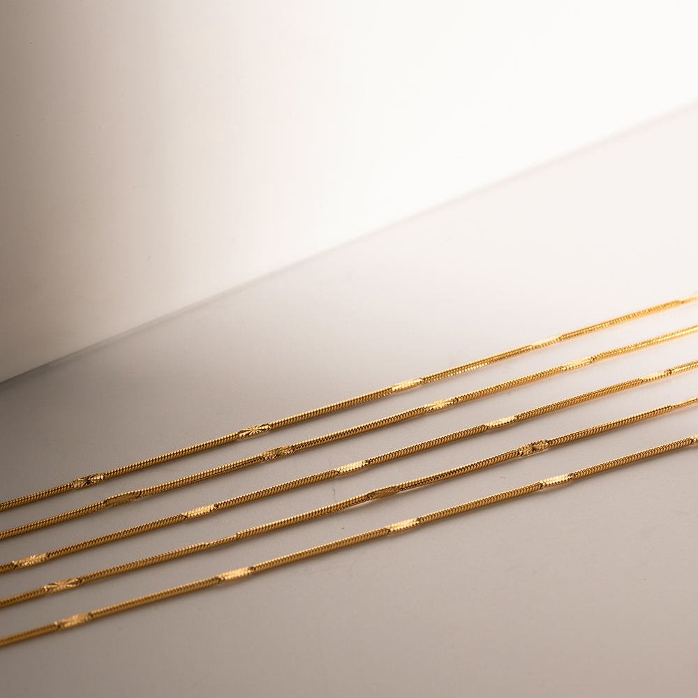 Ig-stil Einfarbig Rostfreier Stahl Überzug 18 Karat Vergoldet Halskette display picture 7