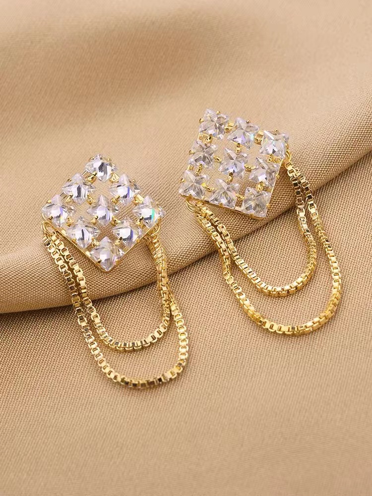 1 Pair Lady Tassel Rhombus Inlay Copper Artificial Diamond Drop Earrings display picture 5