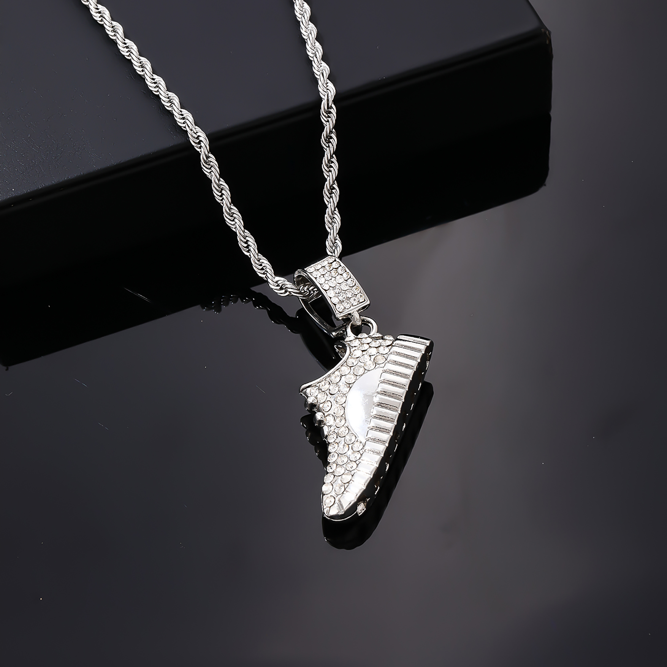 Hip-Hop Vintage Style Rock Shoe 304 Stainless Steel Copper Plating Inlay Zircon K Gold Plated Rhodium Plated Men's Pendant Necklace display picture 7
