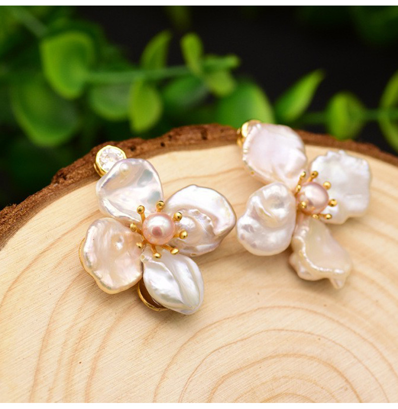 1 Pair Sweet Flower Plating Inlay Freshwater Pearl Mixed Materials Sterling Silver Pearl 18k Gold Plated Ear Studs display picture 3