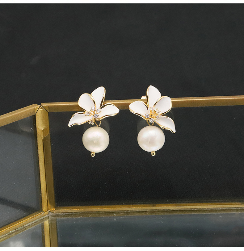 1 Pair Simple Style Flower Inlay Freshwater Pearl Sterling Silver Zircon Ear Studs display picture 2