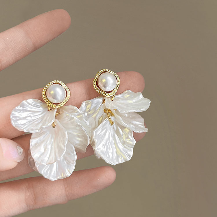 Wholesale Jewelry Lady Flower Artificial Pearl Alloy Drop Earrings display picture 4