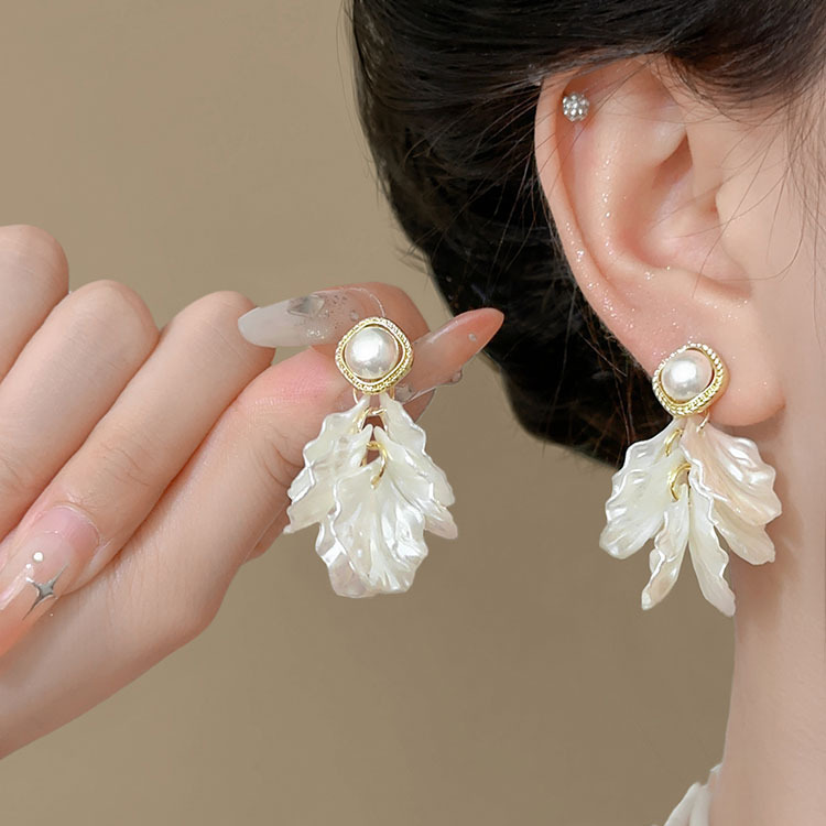 Wholesale Jewelry Lady Flower Artificial Pearl Alloy Drop Earrings display picture 3
