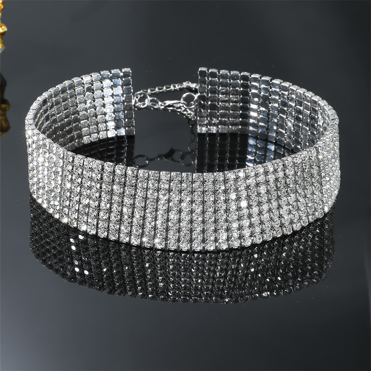 Modern Style Solid Color Rhinestone Women's Choker display picture 1