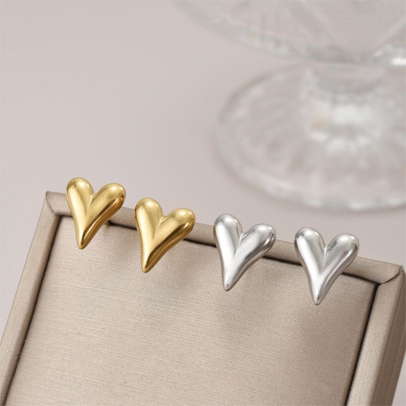 1 Pair IG Style Elegant Romantic Heart Shape Polishing Plating Stainless Steel 18K Gold Plated Ear Studs display picture 1