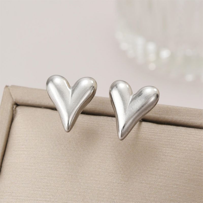 1 Pair IG Style Elegant Romantic Heart Shape Polishing Plating Stainless Steel 18K Gold Plated Ear Studs display picture 3