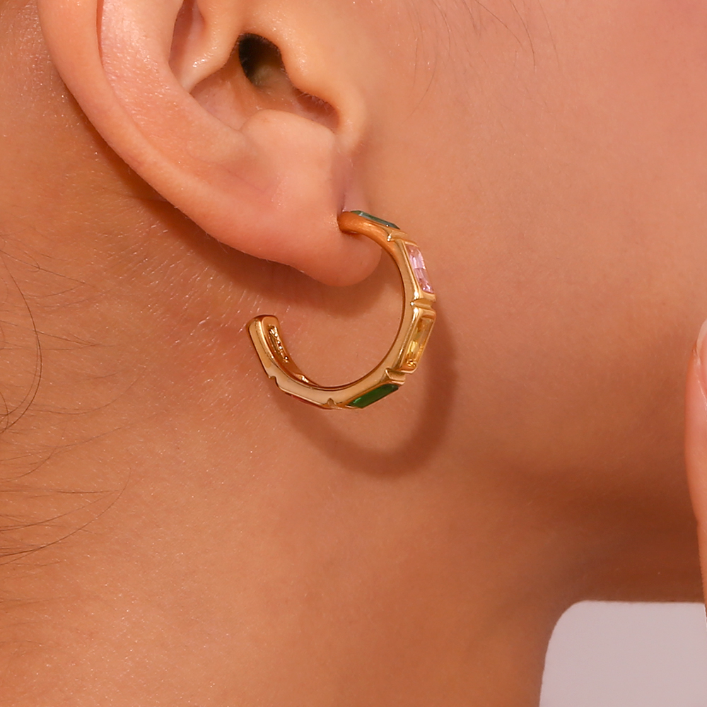1 Pair Simple Style Solid Color Plating Inlay Stainless Steel Zircon 18k Gold Plated Hoop Earrings display picture 4