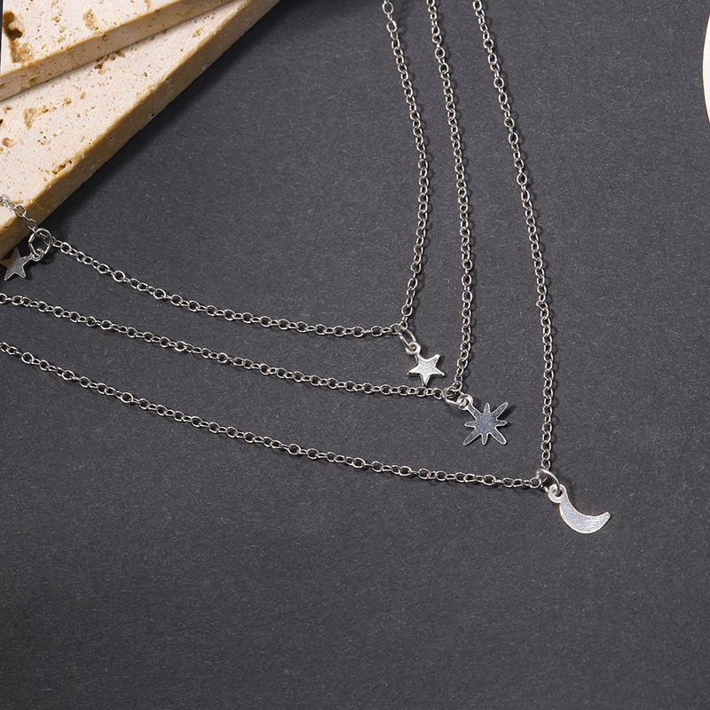 Simple Style Solid Color Star Moon Alloy Women's Three Layer Necklace display picture 4