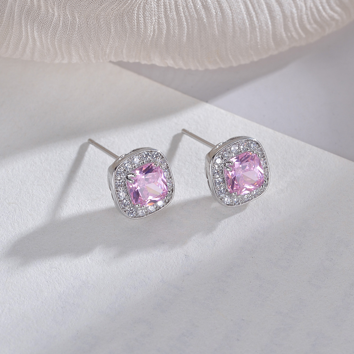 1 Pair Elegant Commute Square Plating Inlay Copper Crystal Zircon White Gold Plated Ear Studs display picture 3