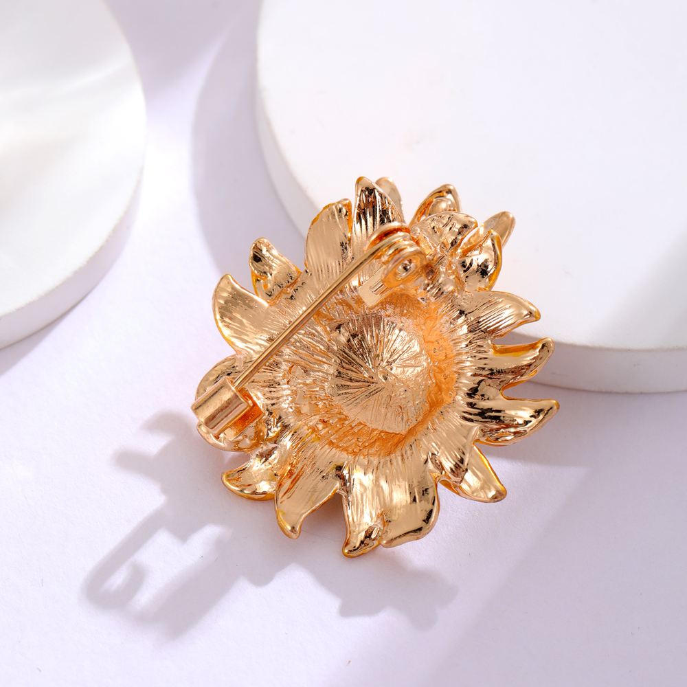 Retro Flower Alloy Inlay Rhinestones Women's Brooches display picture 10